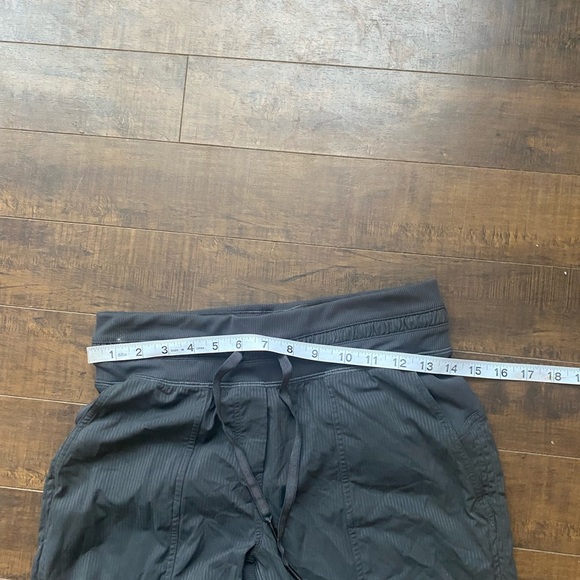 Lululemon Grey mid rise cropped Dance Studio - Picture 11 of 15